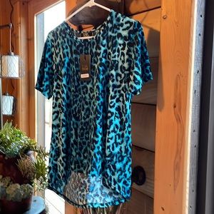 BNWT Blue Leopard Medium top Lucky & Blessed